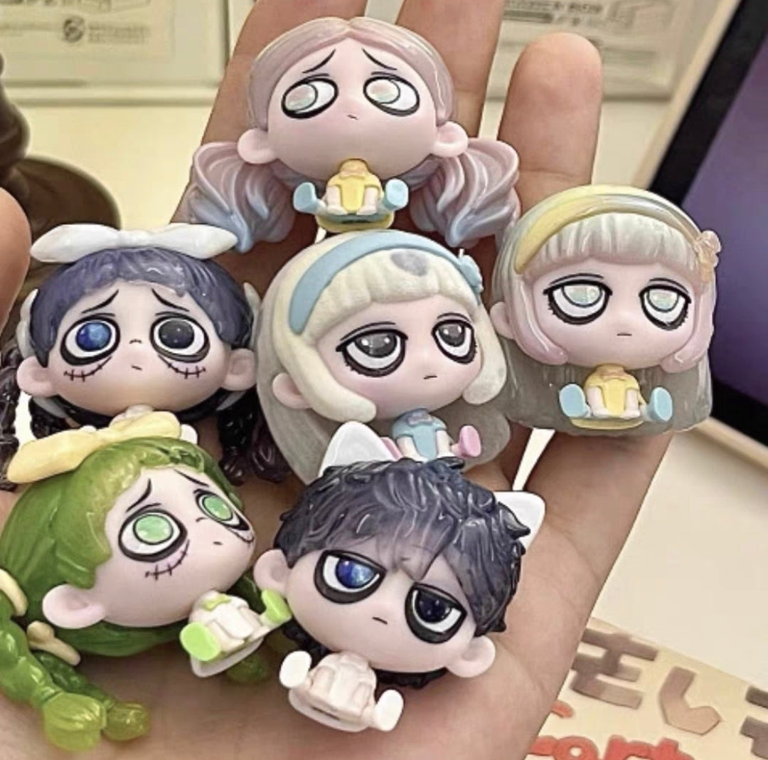 【T】KIKI Row Sitting Cute Particle Series Blind Box